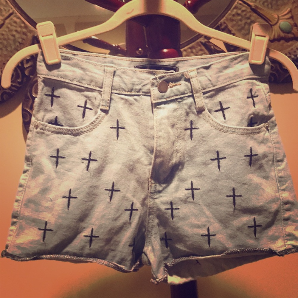 Cross effect shorts